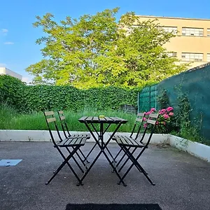 Charmante Maison Avec Jardin Sans Vis-a-vis Saint-Fons
